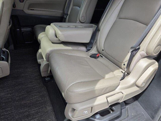 Used 2022 Radiant Red Metallic II Honda Touring image 24