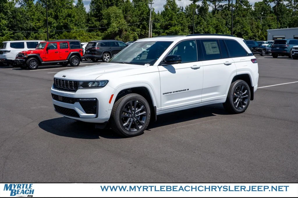 New 2026 Bright White Clear-Coat Exterior Paint Jeep Limited Reserve image 2
