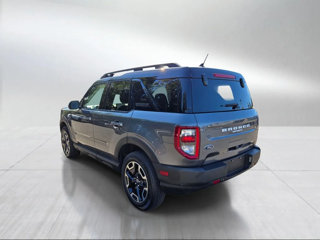 Used 2024 Gray Metallic Ford Outer Banks image 5