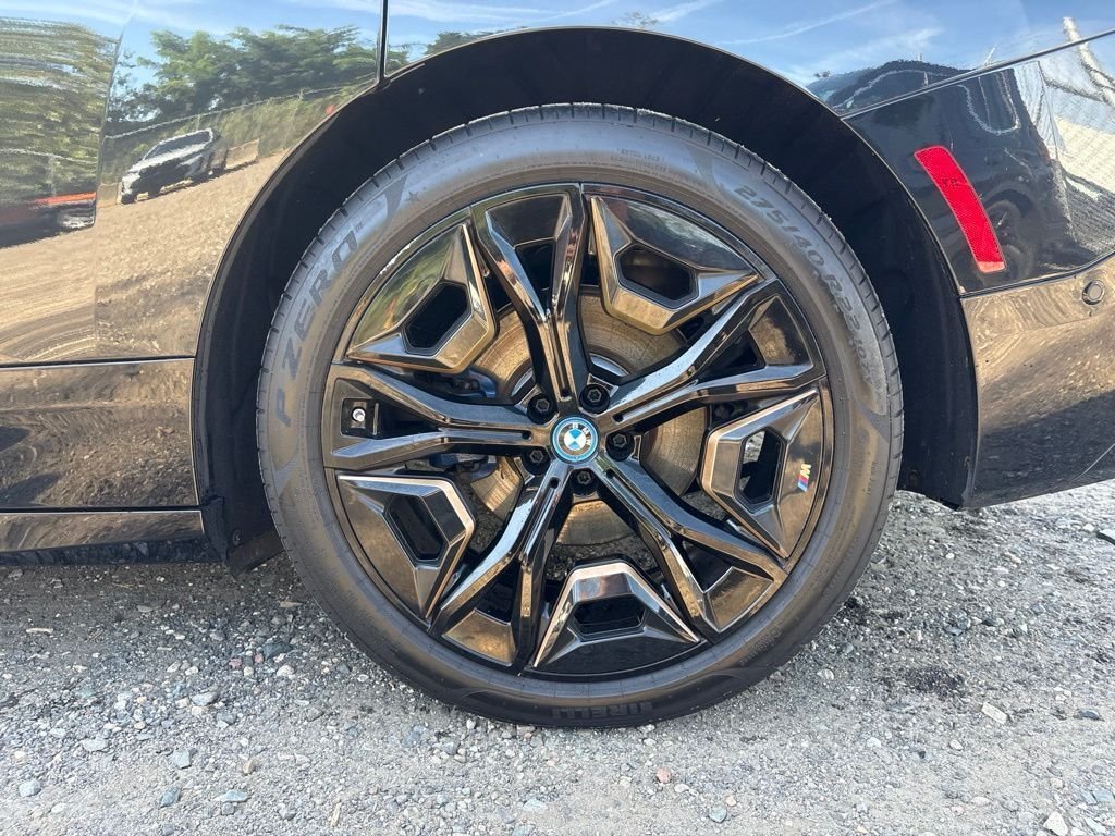 Used 2023 Black BMW M60 image 20