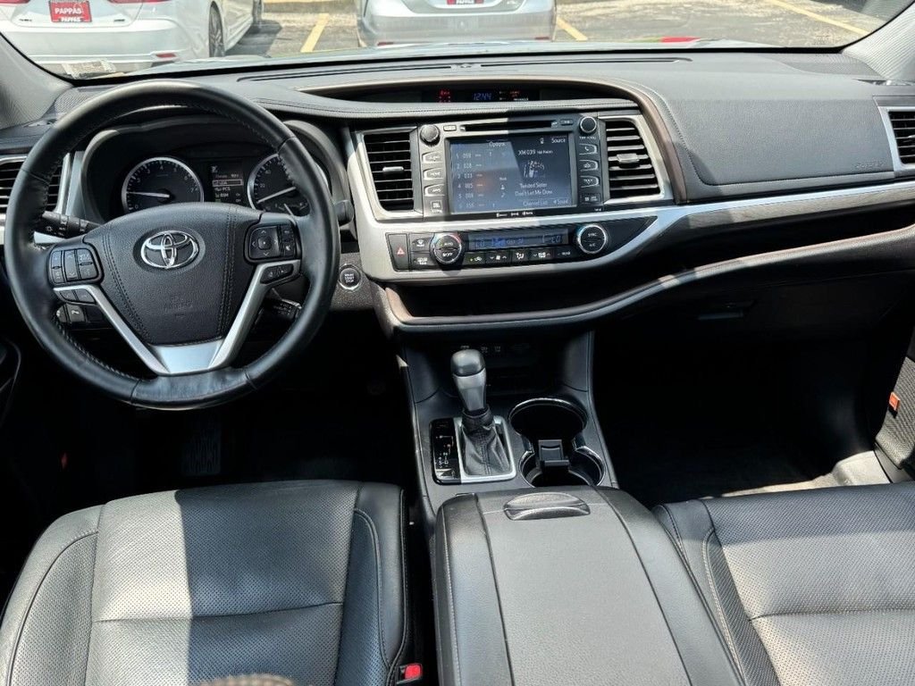 Used 2018 Blue Toyota Limited Platinum image 17
