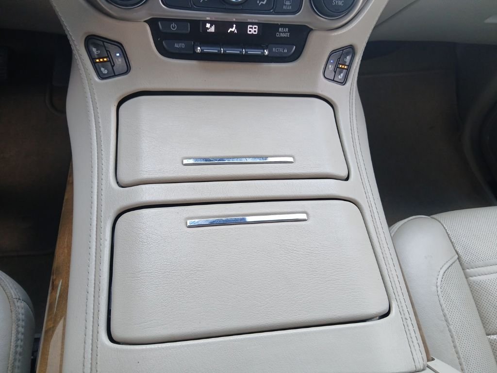 Used 2017 White GMC Denali image 26