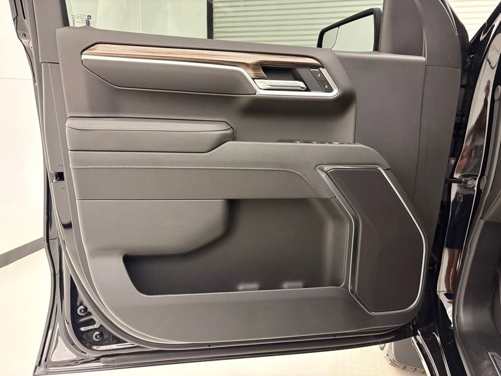New 2026 Black Chevrolet LT image 26