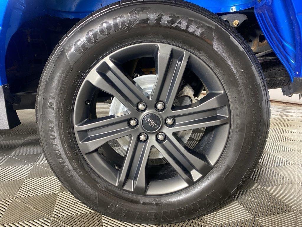 Used 2021 Blue Metallic Ford XLT image 9