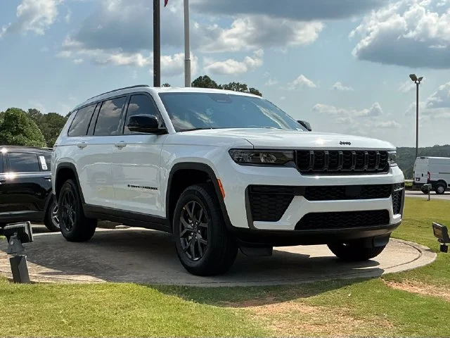 2027 Jeep Grand Cherokee L Laredo Altitude