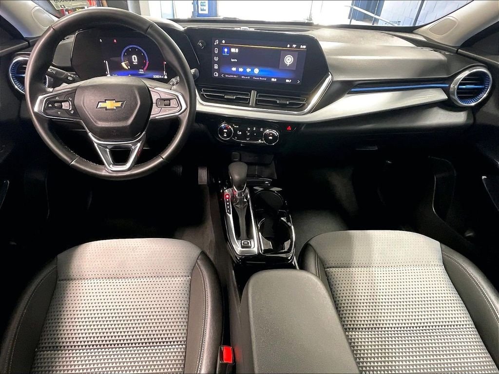 Used 2025 Gray Chevrolet LT image 22