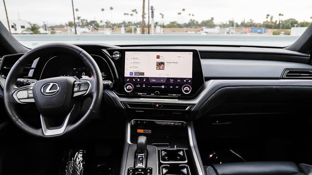 Used 2025 Pearl Lexus 350 Luxury image 15