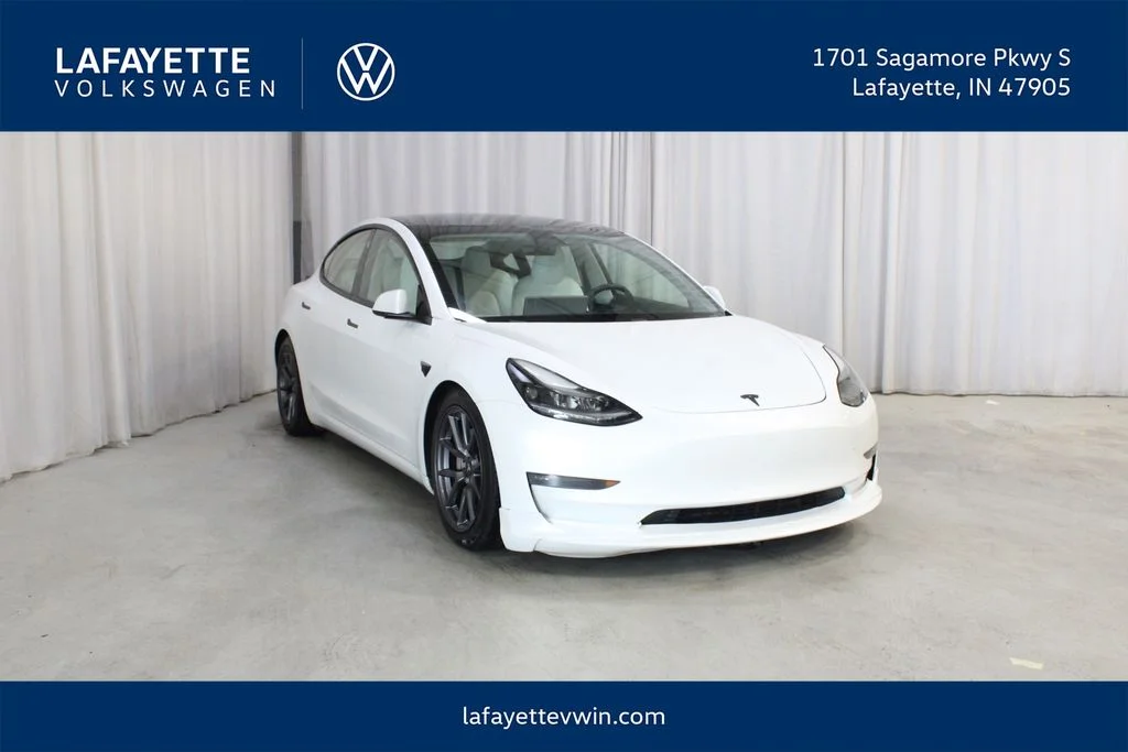 Used 2021 White Tesla Long Range image 1