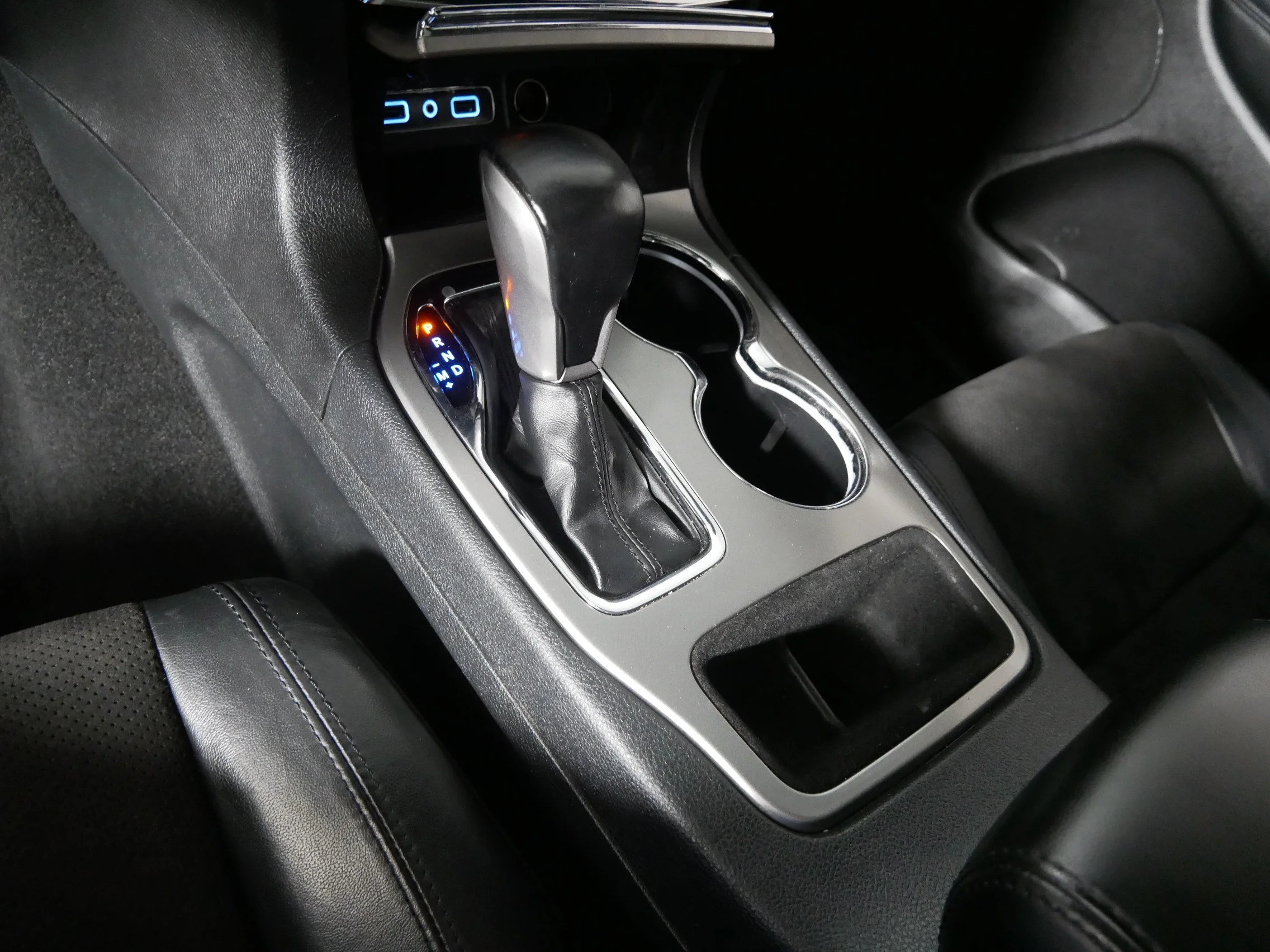 Used 2020 Bright White Clearcoat Jeep Altitude image 24