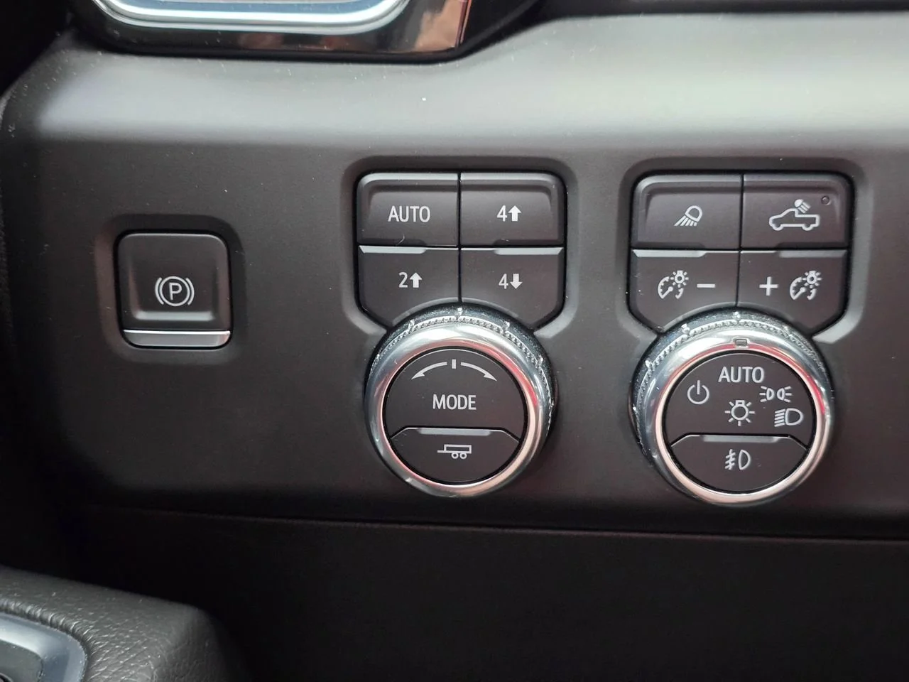 Used 2023 Onyx Black GMC Denali image 23