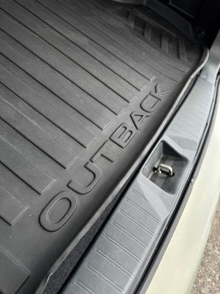 Used 2017 Wilderness Green Metallic Subaru 2.5i Premium image 12