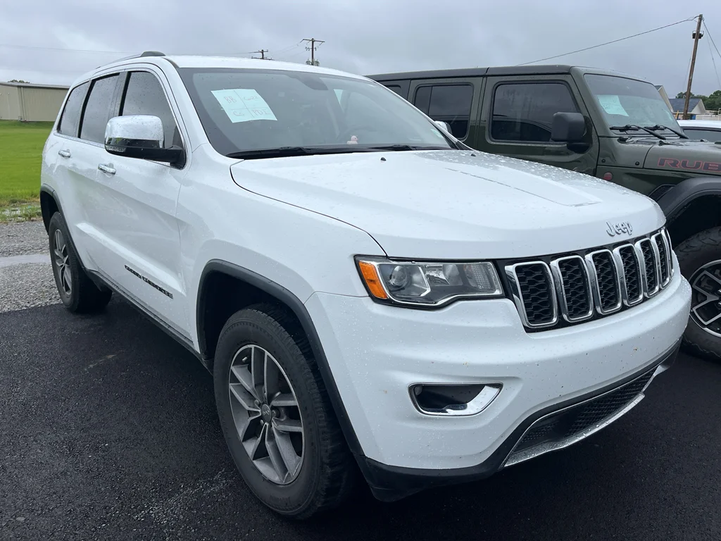 Used 2017 Bright White Clearcoat Jeep Limited image 2