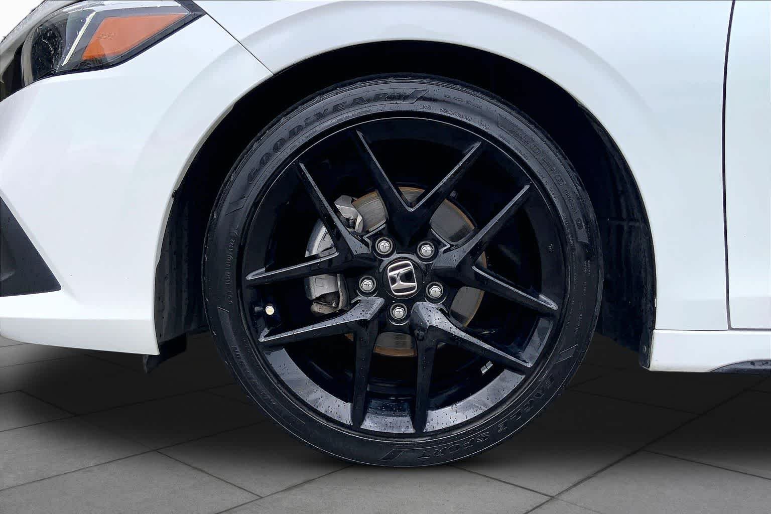 Used 2023 Platinum White Pearl Honda Sport image 11