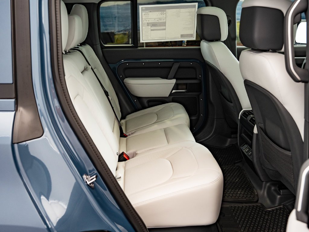 New 2026 Tasman Blue Land Rover X-Dynamic SE image 44