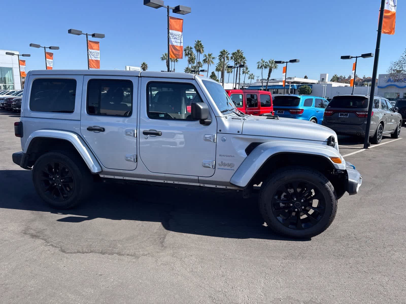 Used 2024 Silver Zynith Clearcoat Jeep Sahara image 12