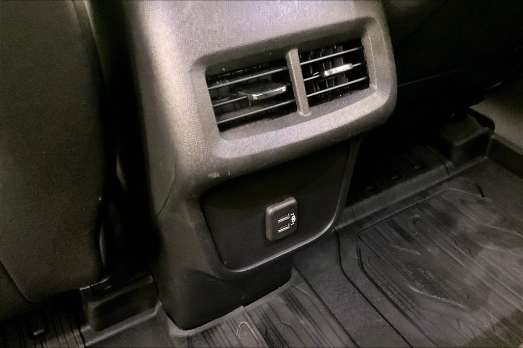 Used 2024 Silver GMC SLE image 8