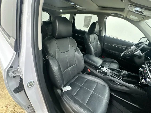 Used 2022 White Kia SX image 29