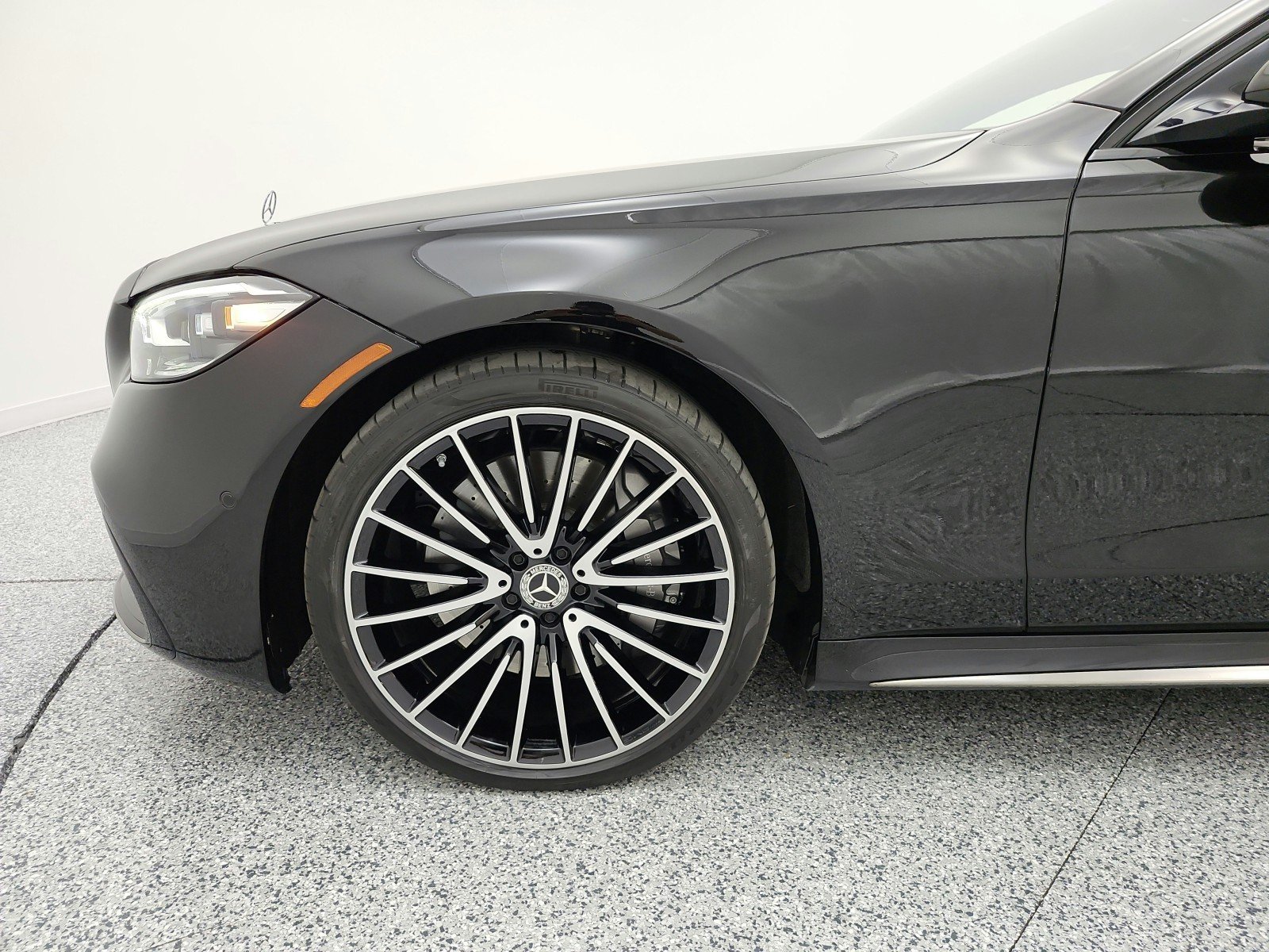 Certified Used 2023 Obsidian Black Mercedes-Benz S 580 4MATIC® Sedan image 18