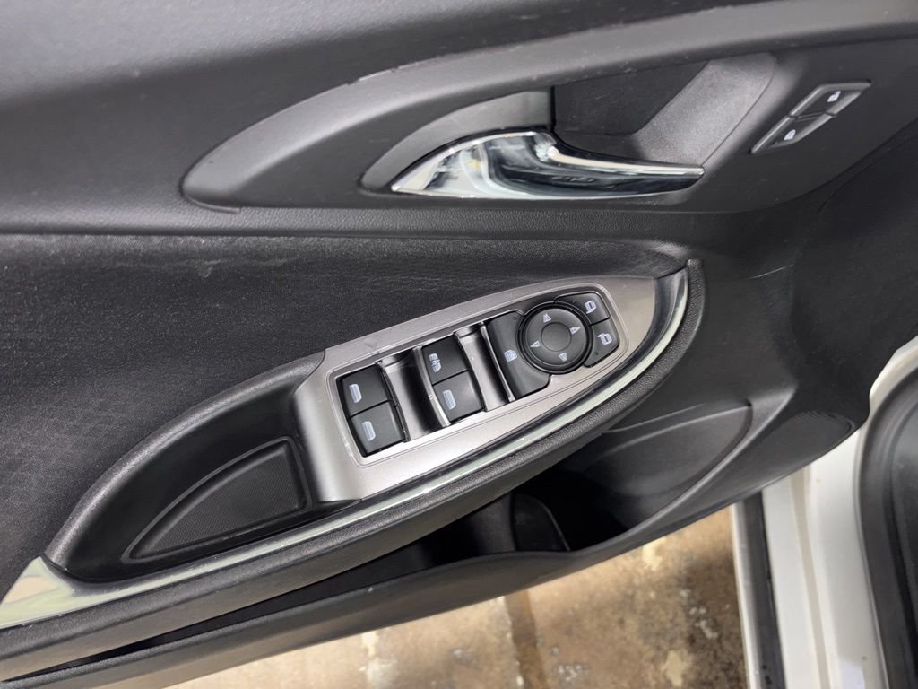Used 2019 Silver Chevrolet LT image 10