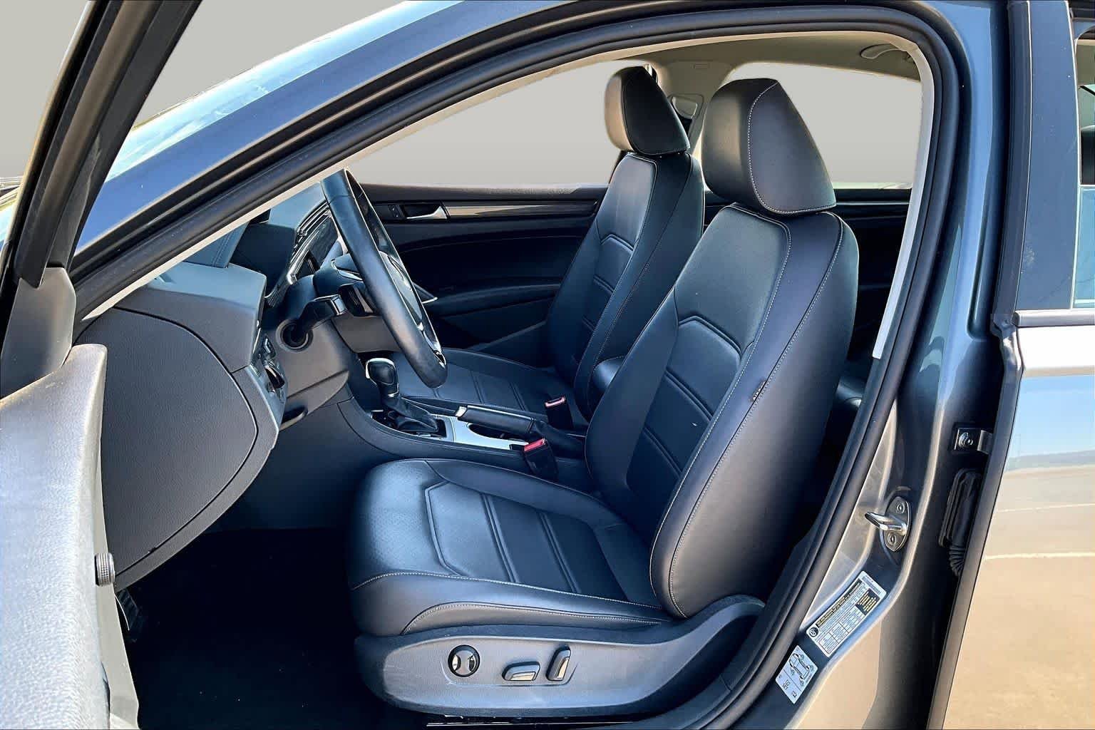 Used 2020 Platinum Gray Metallic Volkswagen 2.0T R-Line image 8