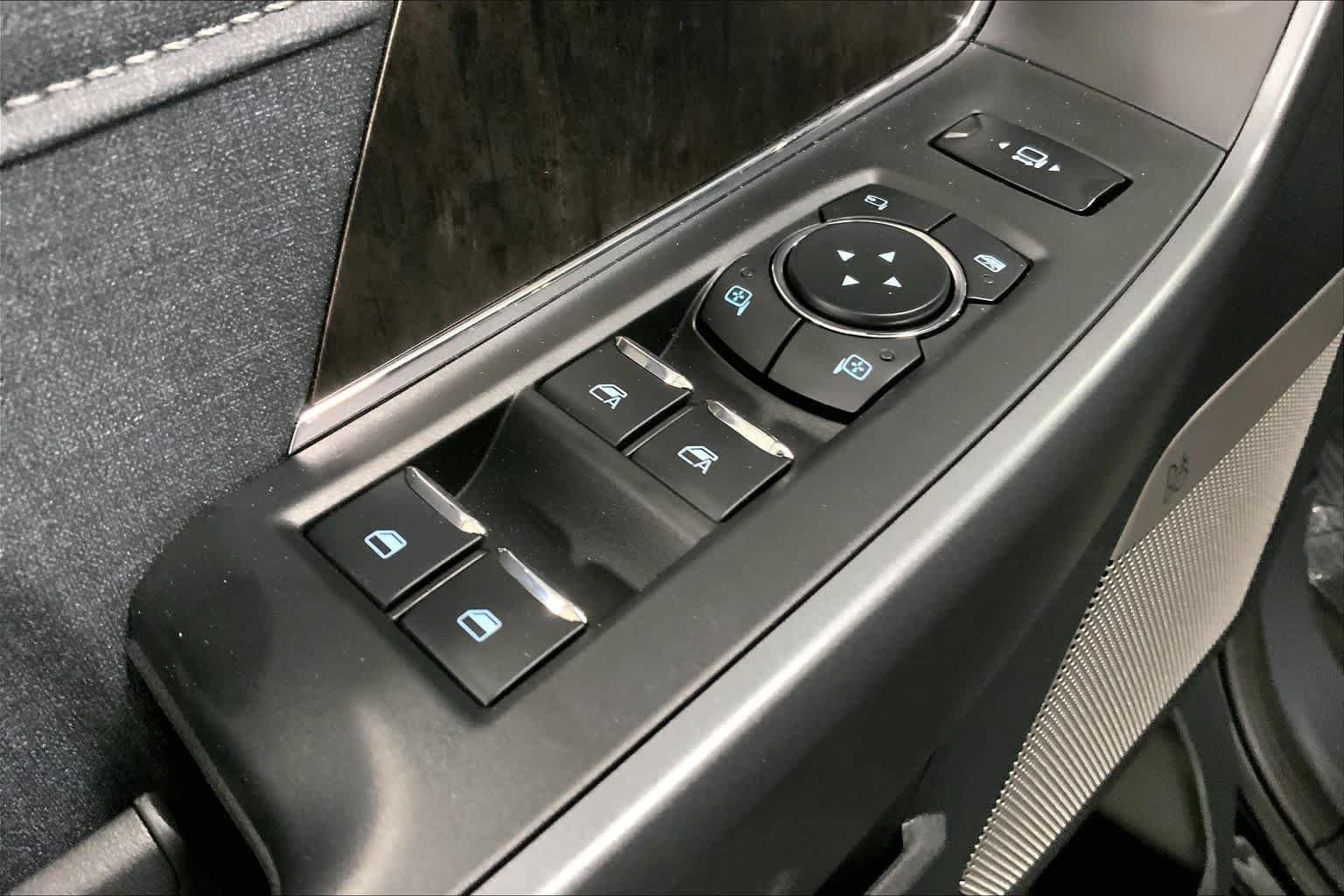 New 2026 Agate Black Metallic Ford F-250® Lariat® image 17