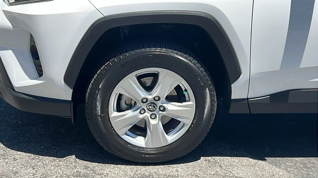 Used 2021 Super White Toyota XLE image 5