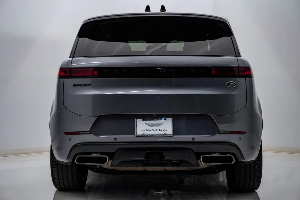 Used 2023 Eiger Gray Metallic Land Rover SE Dynamic image 7