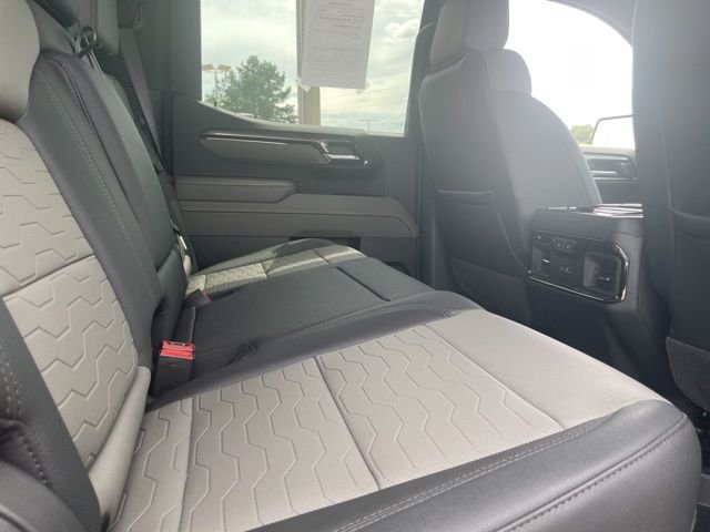 Used 2025 White Chevrolet ZR2 image 16