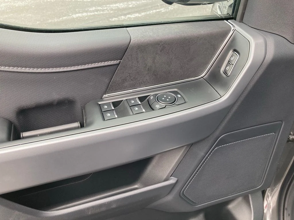 Used 2025 Gray Ford XLT image 27