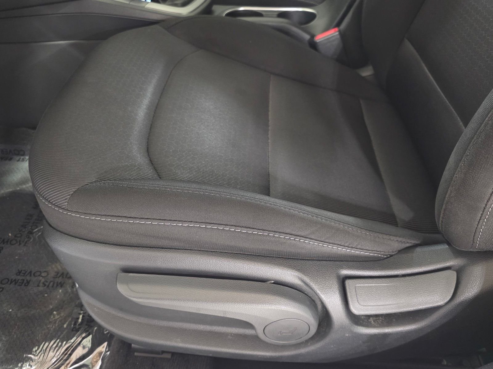 Used 2018 Quartz White Pearl Hyundai SE image 23