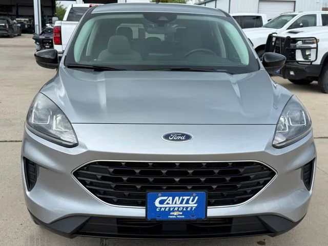 Used 2022 Silver Ford SE image 4