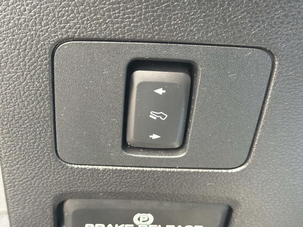 Used 2021 Gray Ford Lariat image 24