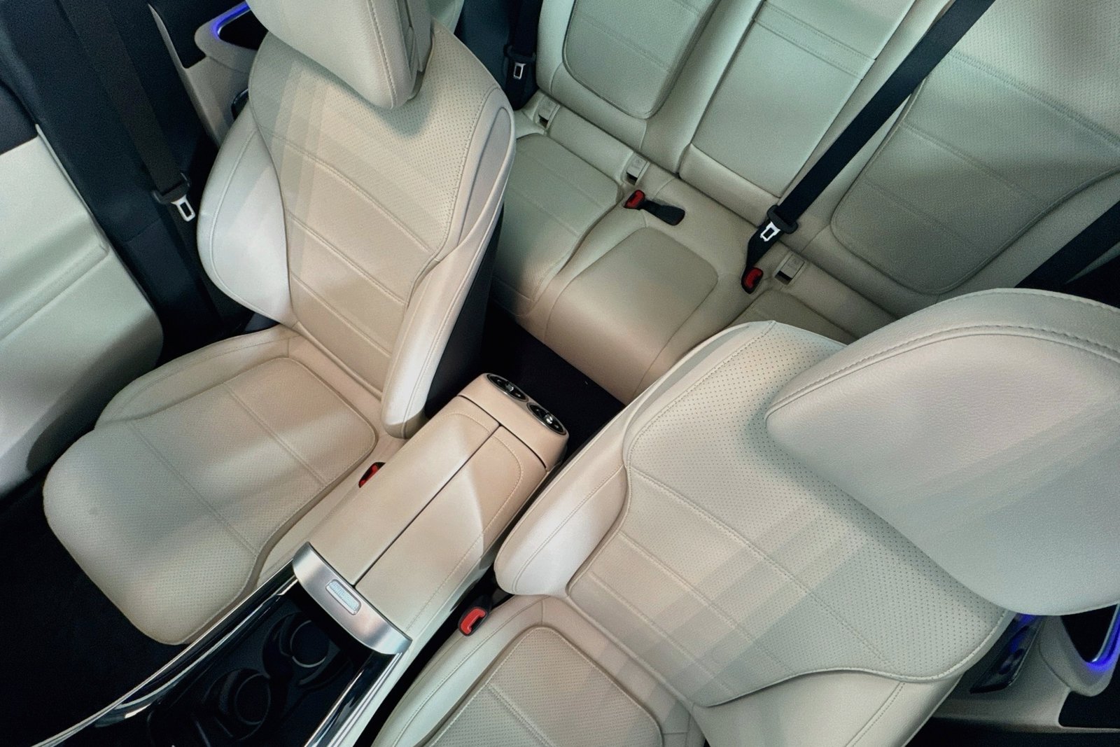 New 2026 Graphite Grey Metallic Mercedes-Benz GLC 300 image 19