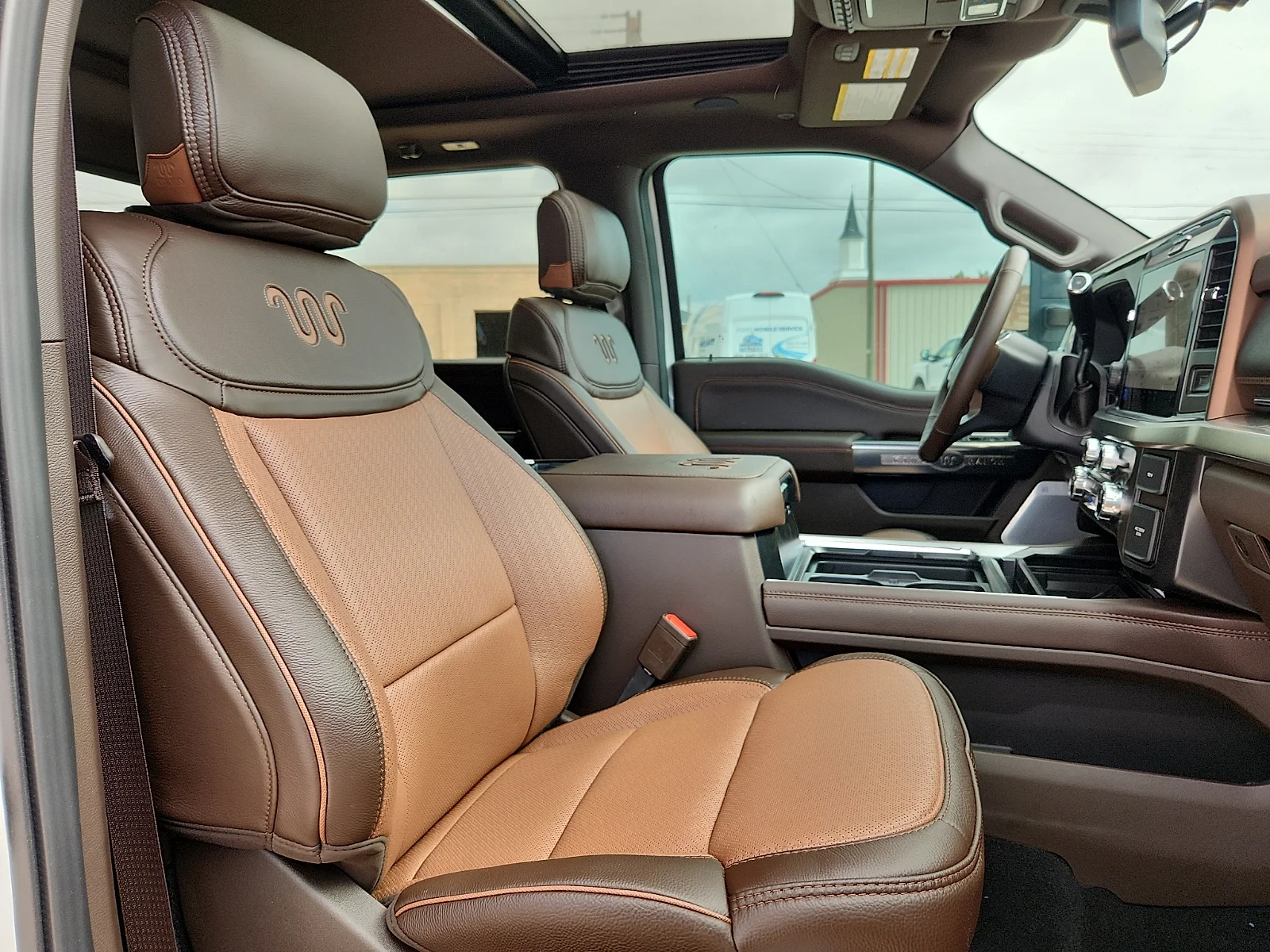 New 2026 Star White Metallic Tri-Coat Ford F-350® King Ranch® image 20