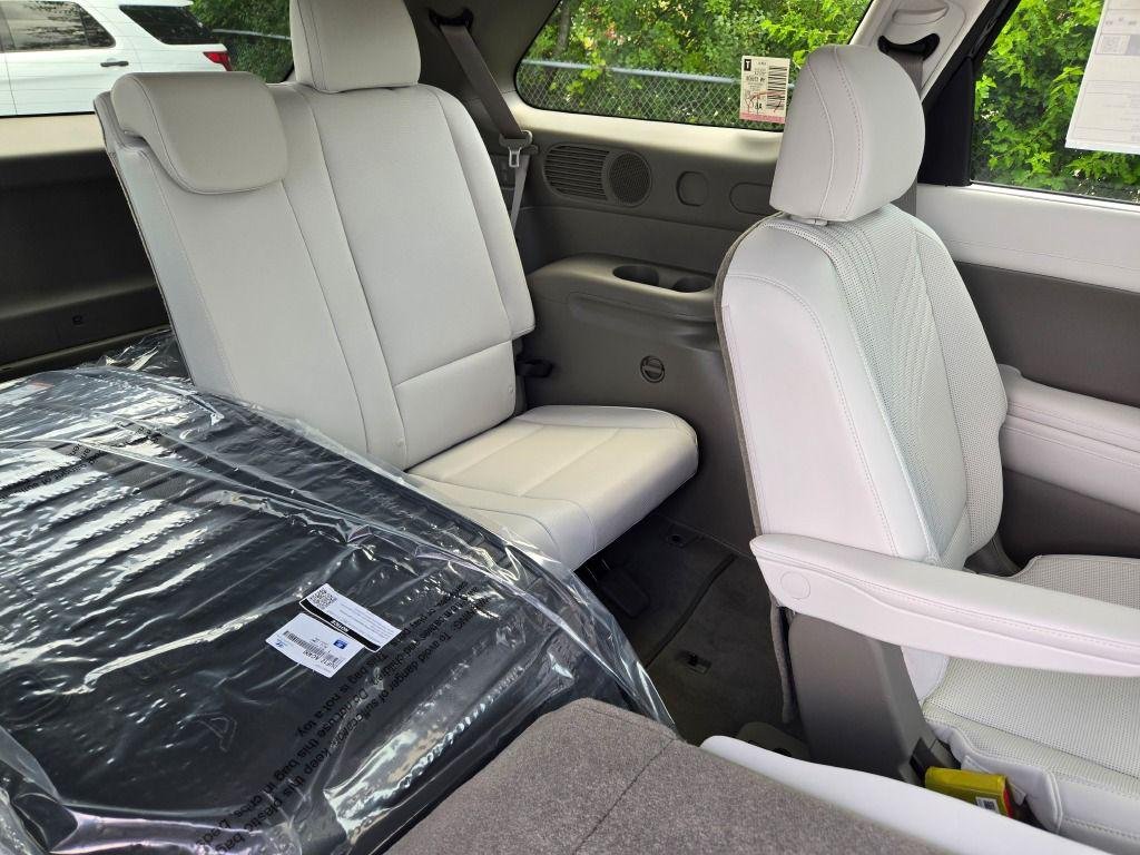 New 2026 Abyss Black Hyundai SEL Premium AWD image 10