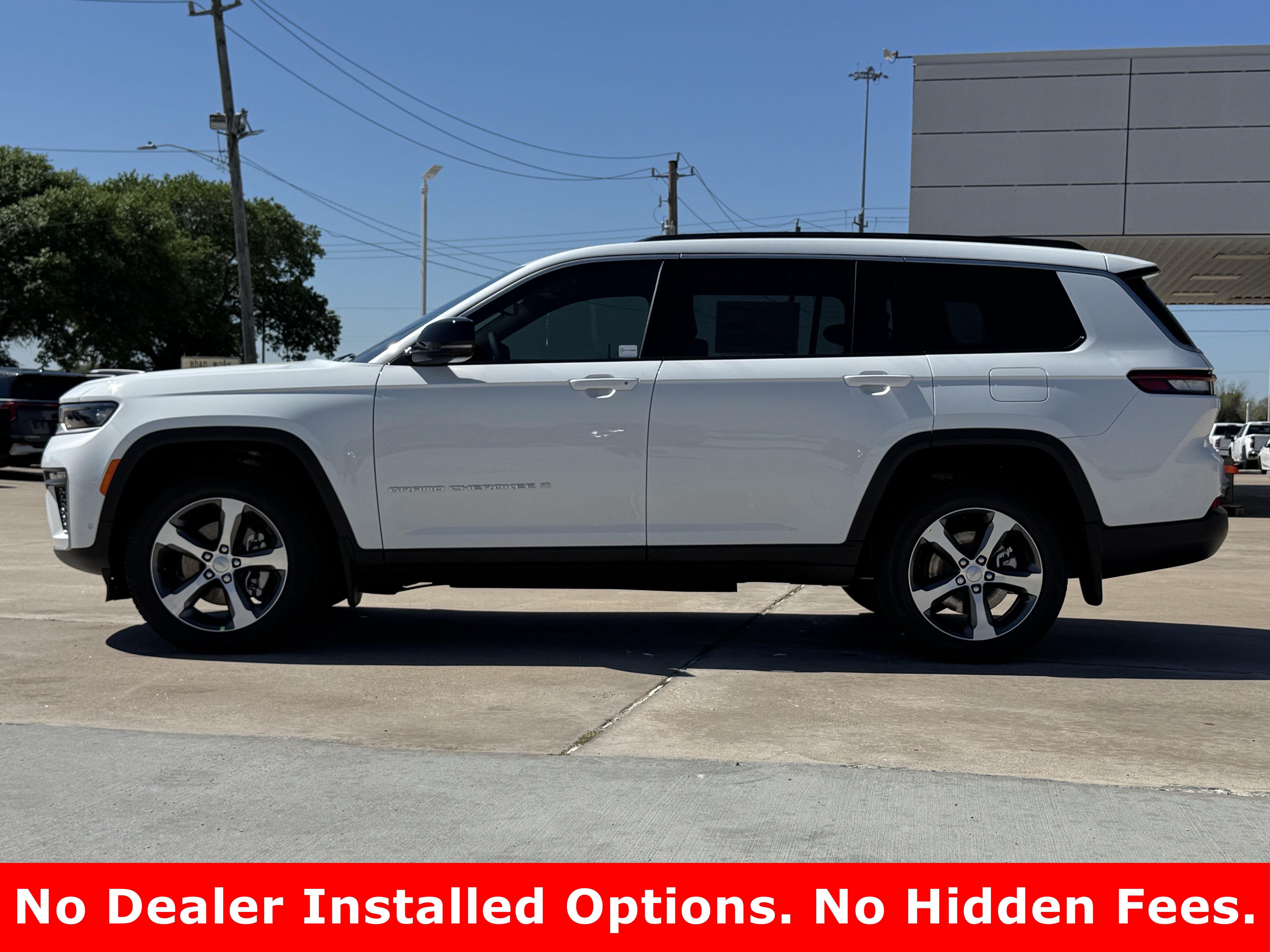 New 2026 Bright White Clear-Coat Exterior Paint Jeep Limited image 6