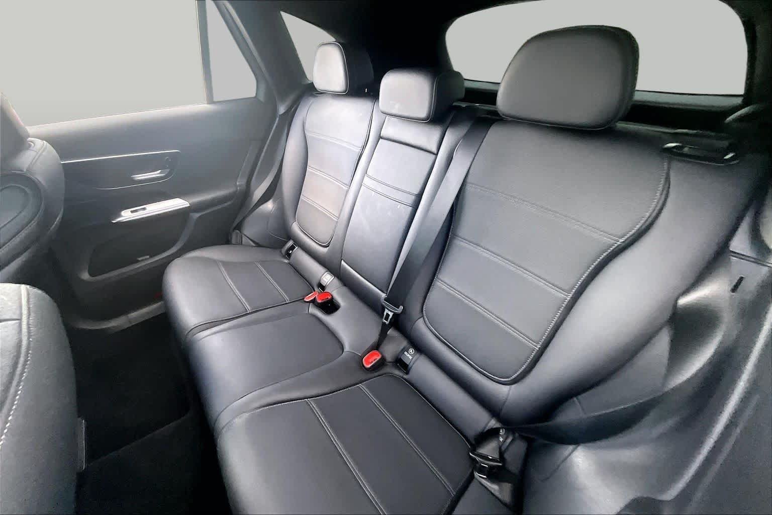 Used 2025 Black Mercedes-Benz GLC 300 image 19