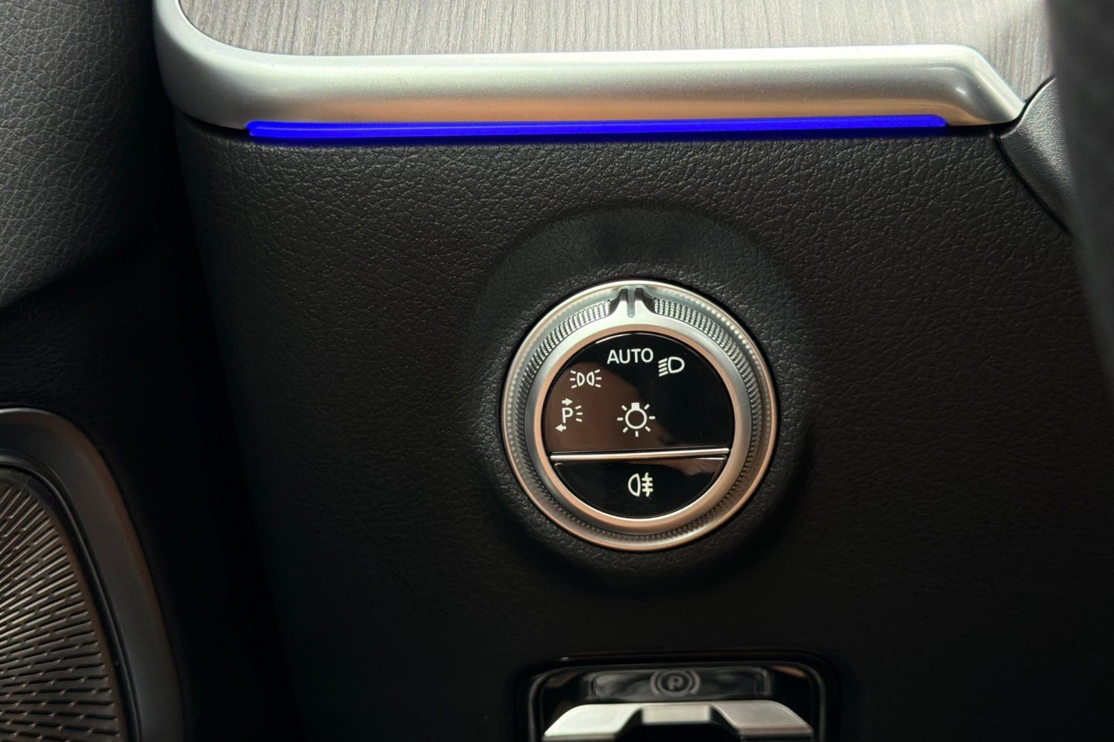 New 2026 Polar White Mercedes-Benz CLE 300 image 29