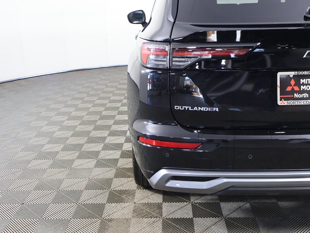 2025 Mitsubishi Outlander SEL - Photo 19
