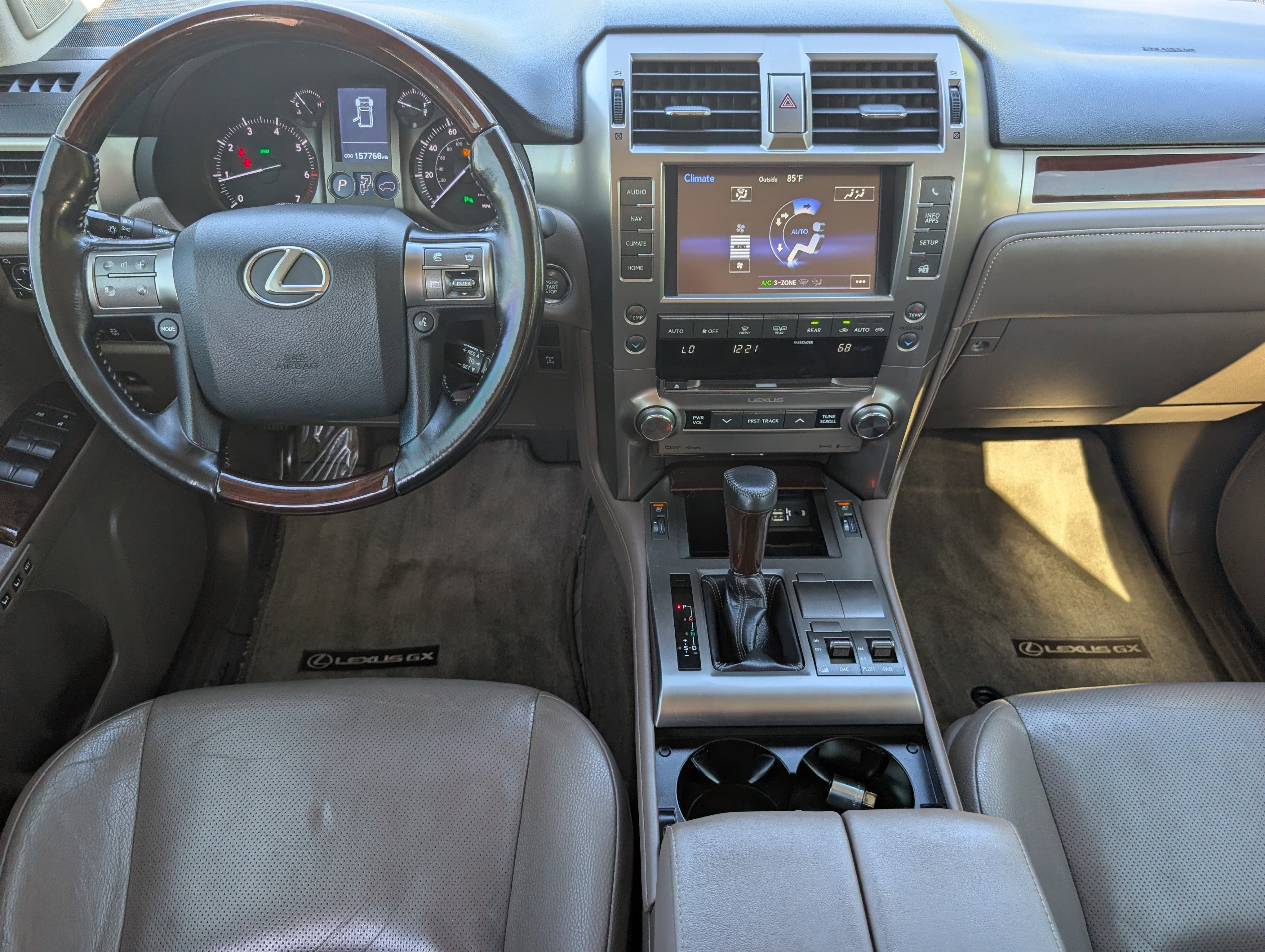 Used 2017 Starfire Pearl Lexus 460 image 8