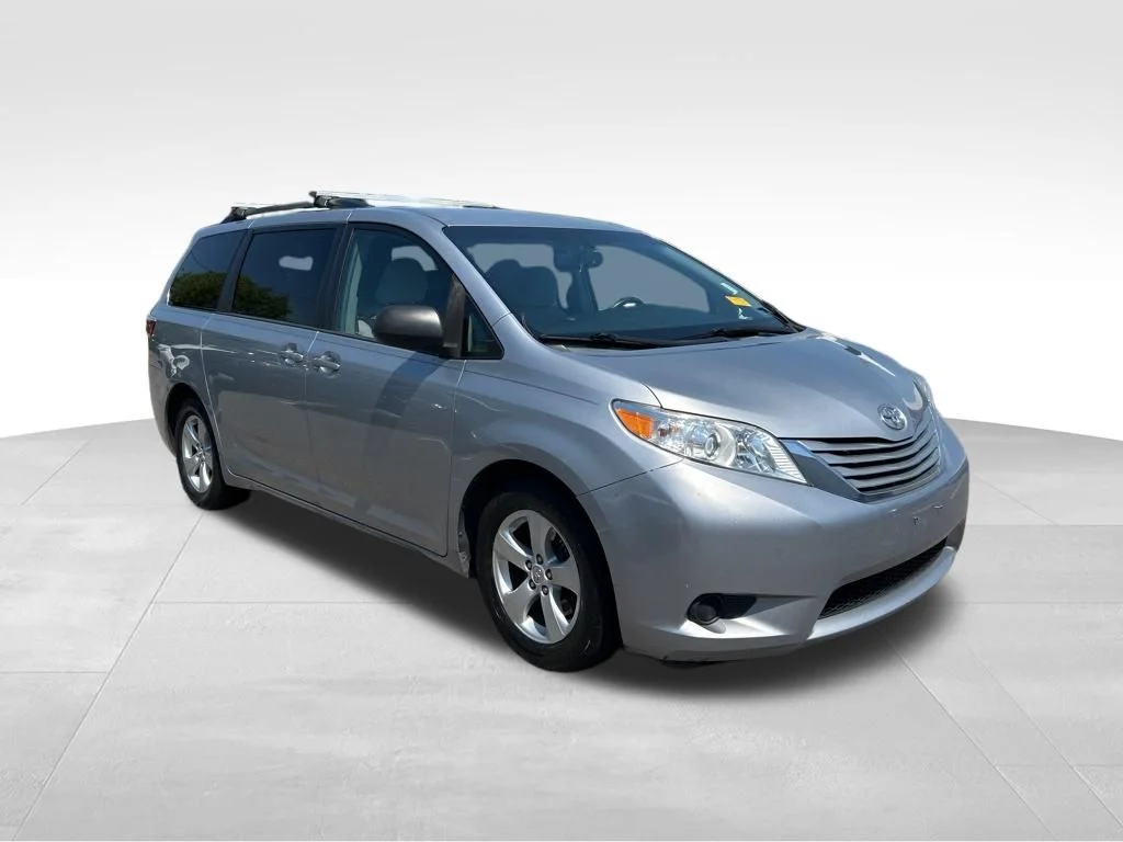 Used 2016 Silver Toyota LE image 9