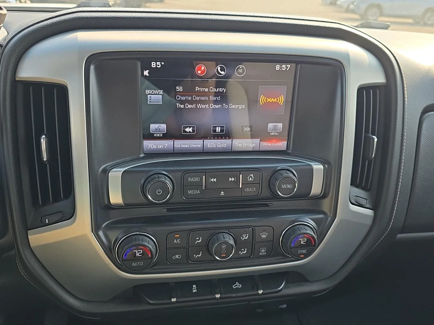 Used 2015 Summit White GMC SLE image 15