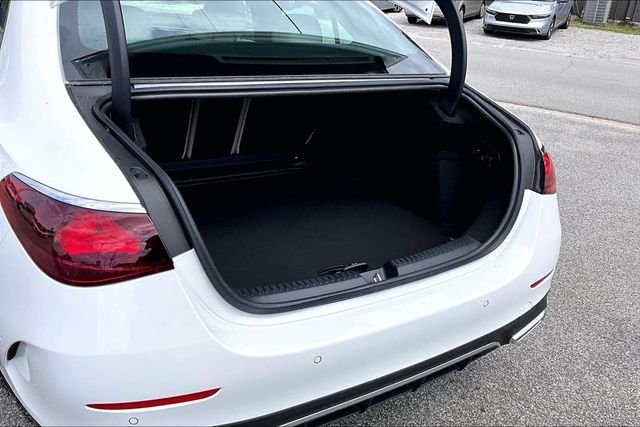 New 2026 MANUFAKTUR Moonlight White Metallic Mercedes-Benz E 350 image 25