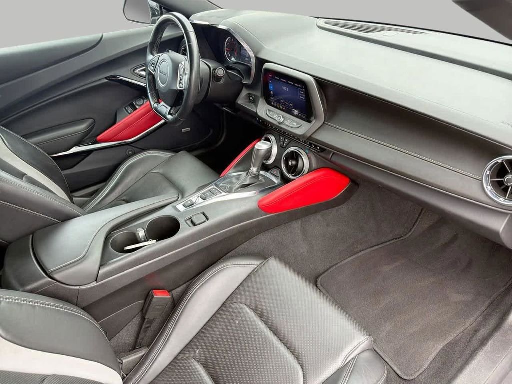 Used 2023 Gray Chevrolet 2LT image 9