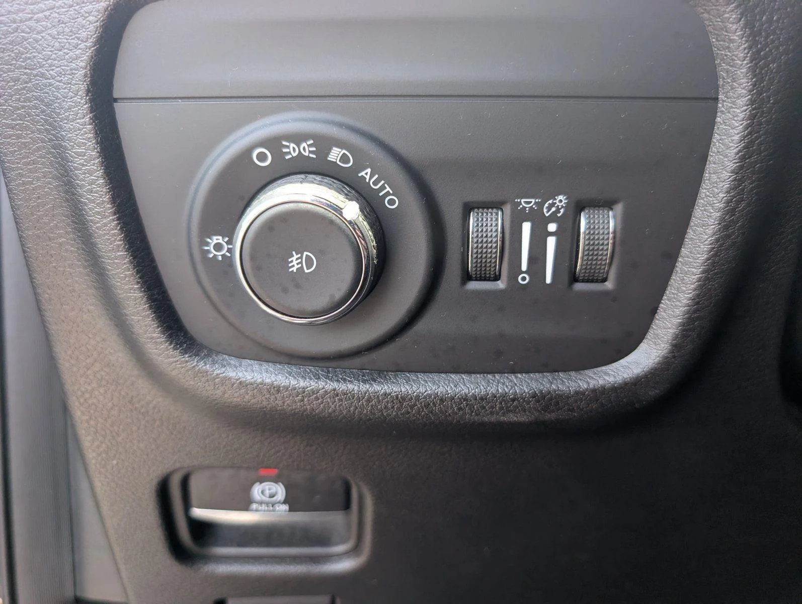 Used 2022 Rocky Mountain Pearlcoat Jeep Limited image 31