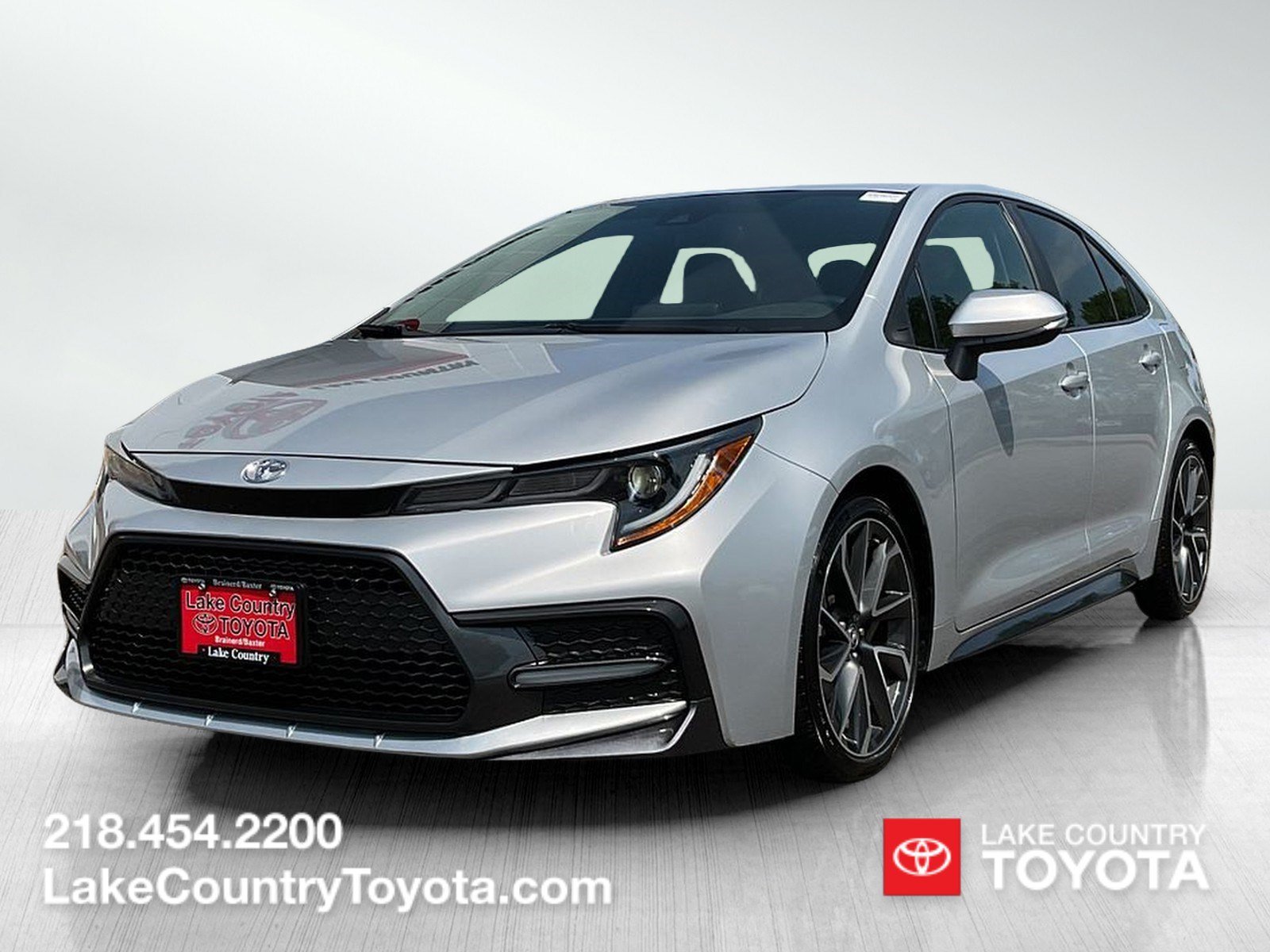 Used 2022 Silver Toyota SE image 1