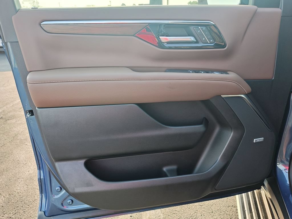 2026 Chevrolet Suburban High Country - Photo 12