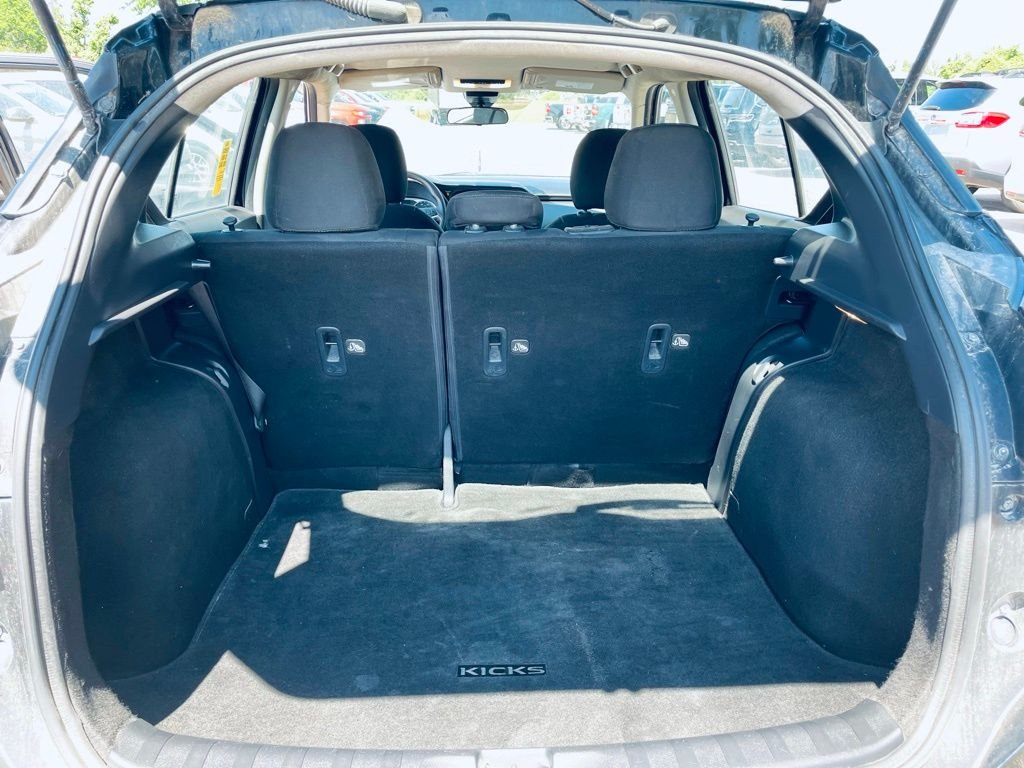 Used 2021 Black Nissan S image 20