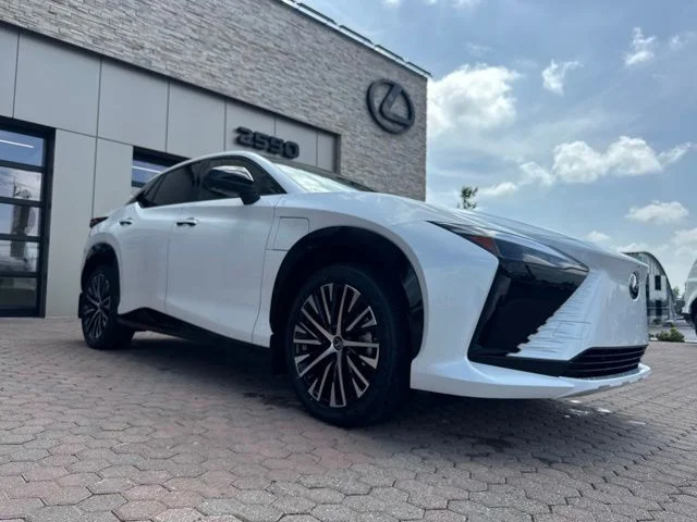 2026 Lexus RZ Premium - Photo 17
