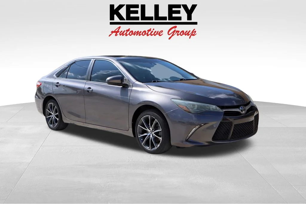 Used 2016 Gray Toyota XSE V6 image 1